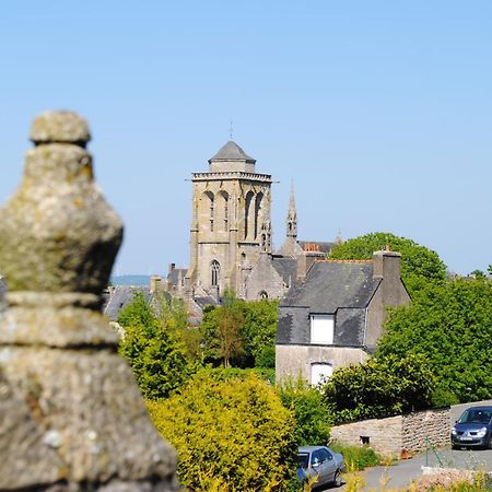 Hotel Logis Le Prieure Locronan Exterior foto