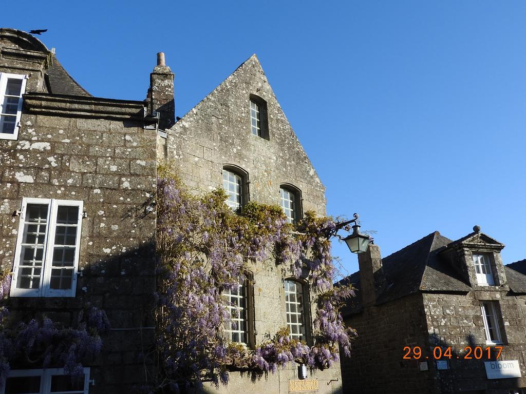 Hotel Logis Le Prieure Locronan Exterior foto